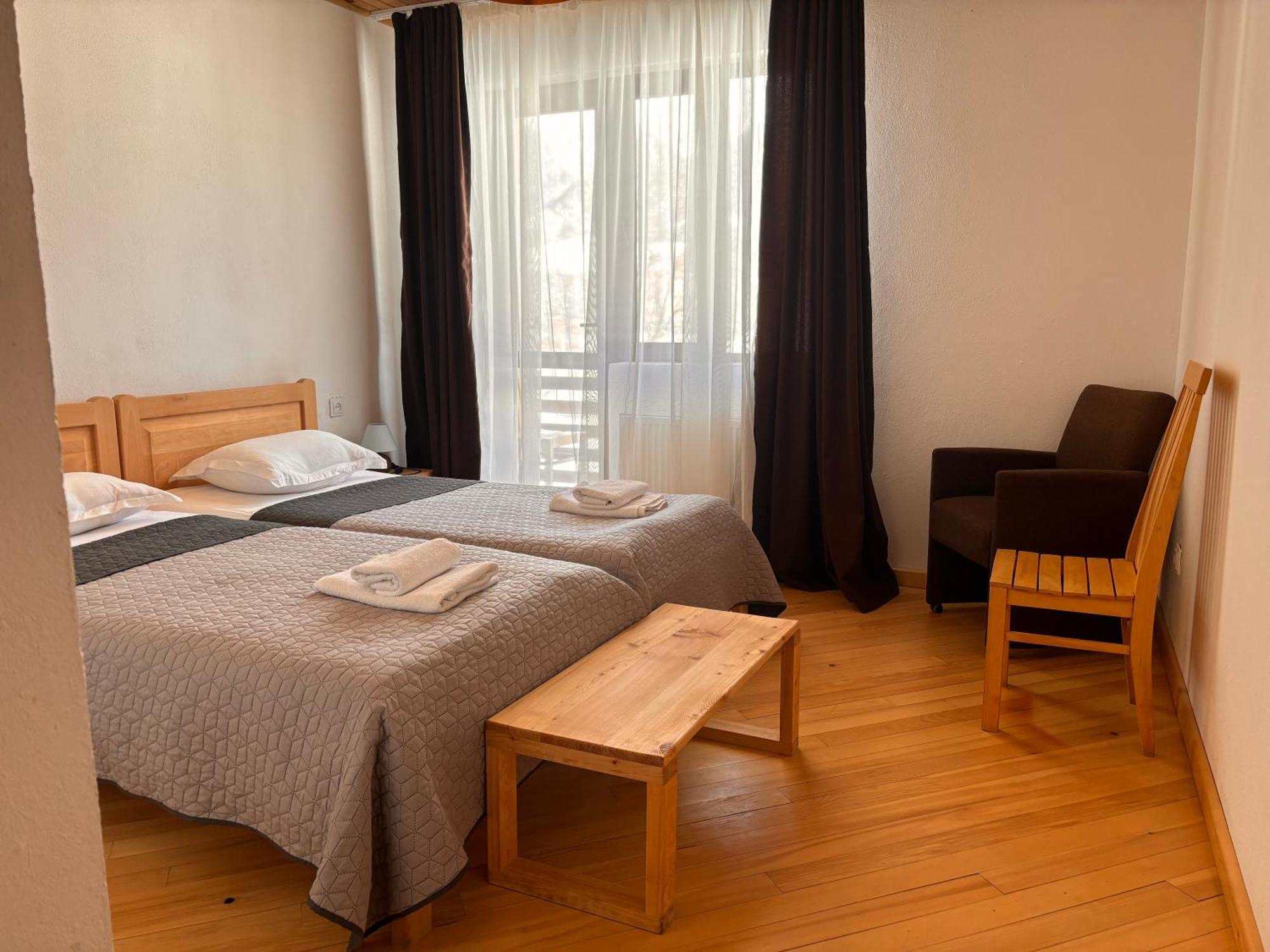 Beko'S Garden Inn Μέστια Εξωτερικό φωτογραφία