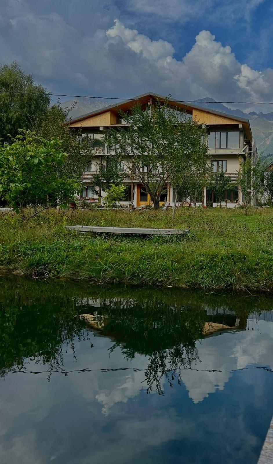 Beko'S Garden Inn Μέστια Εξωτερικό φωτογραφία