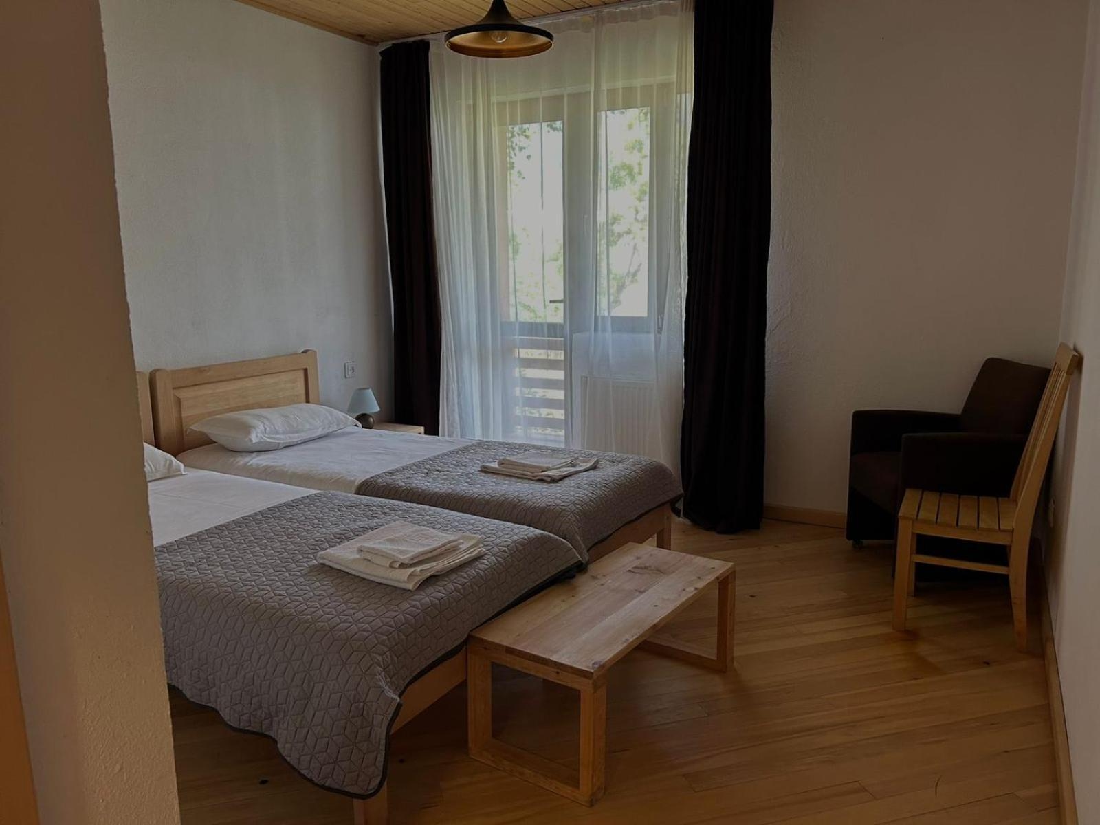 Beko'S Garden Inn Μέστια Εξωτερικό φωτογραφία
